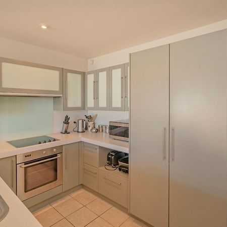 Tairua Waterfront Retreat - Tairua Apartment ภายนอก รูปภาพ