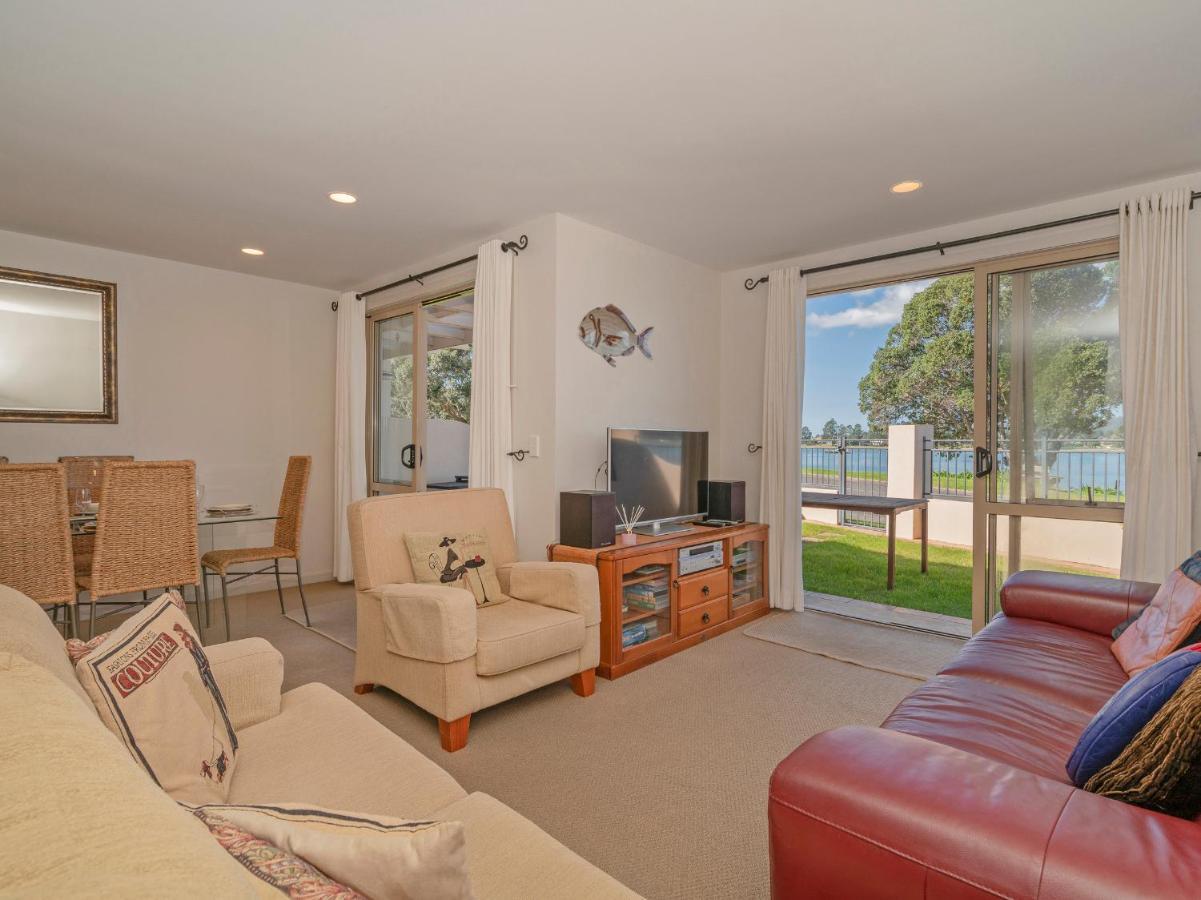 Tairua Waterfront Retreat - Tairua Apartment ภายนอก รูปภาพ