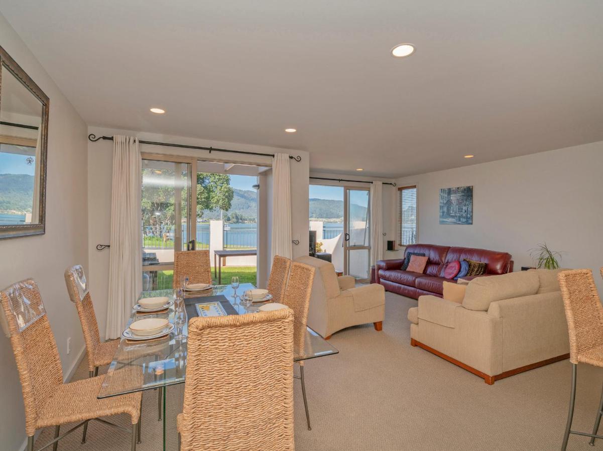 Tairua Waterfront Retreat - Tairua Apartment ภายนอก รูปภาพ