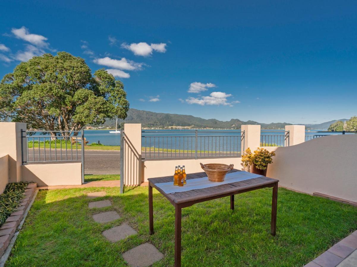 Tairua Waterfront Retreat - Tairua Apartment ภายนอก รูปภาพ