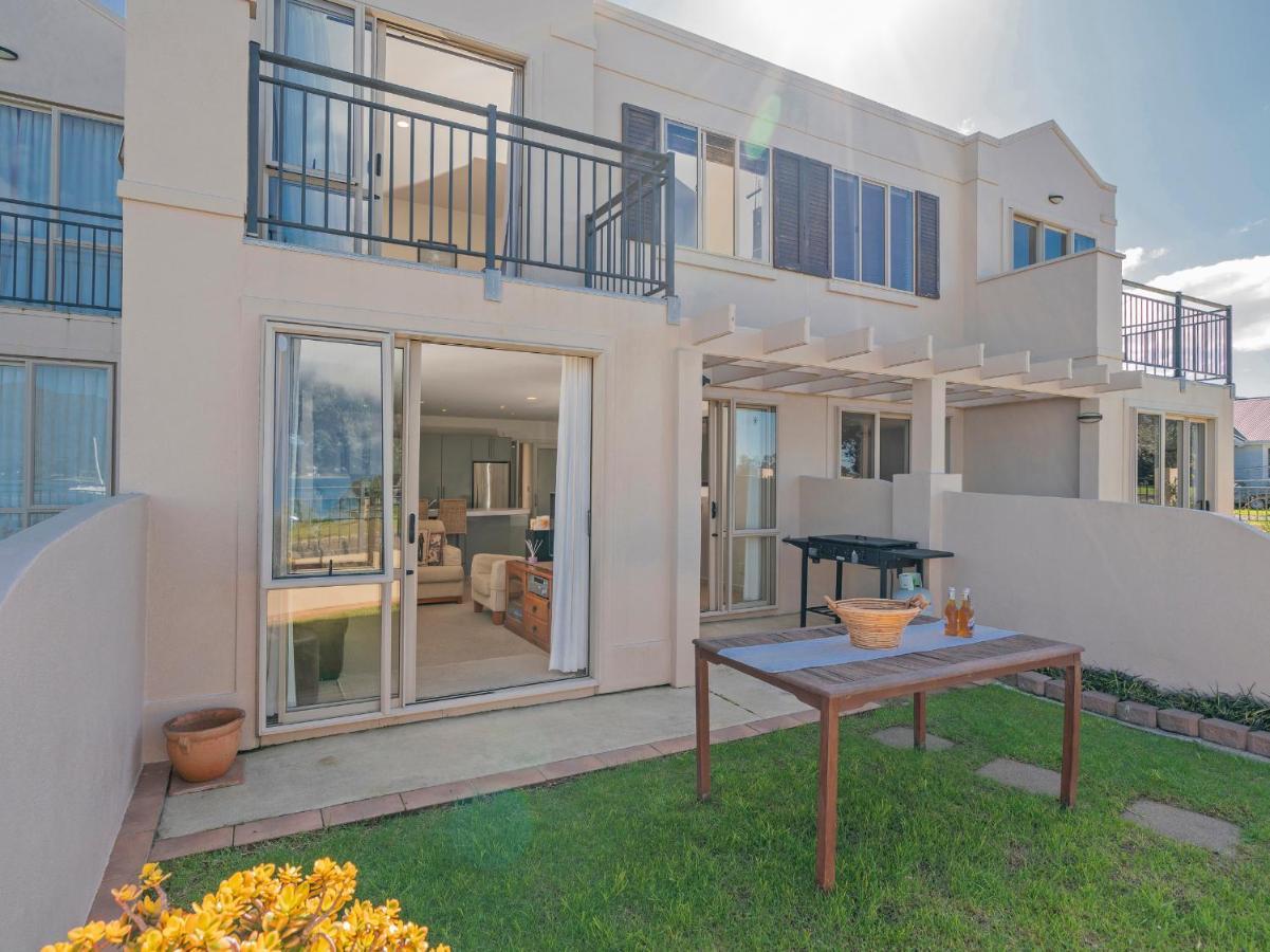 Tairua Waterfront Retreat - Tairua Apartment ภายนอก รูปภาพ