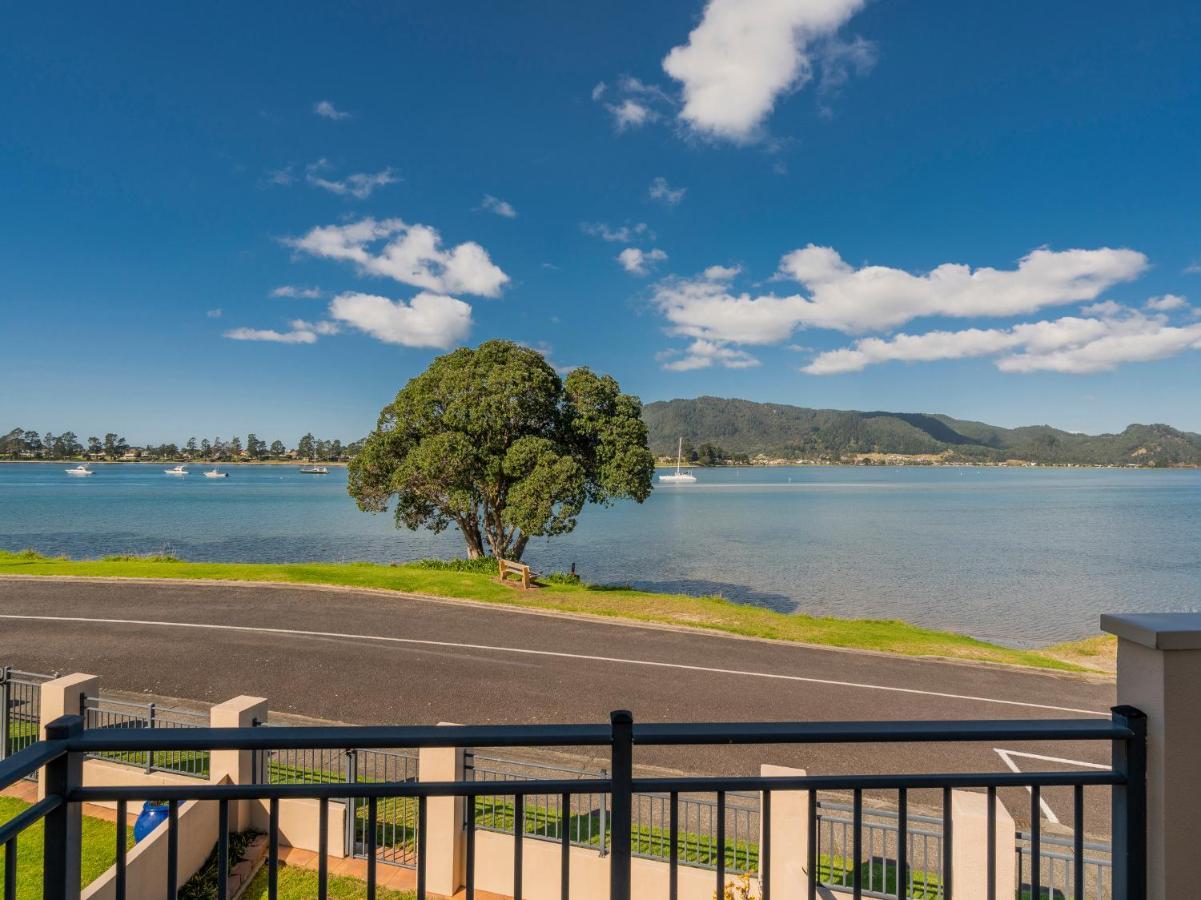 Tairua Waterfront Retreat - Tairua Apartment ภายนอก รูปภาพ