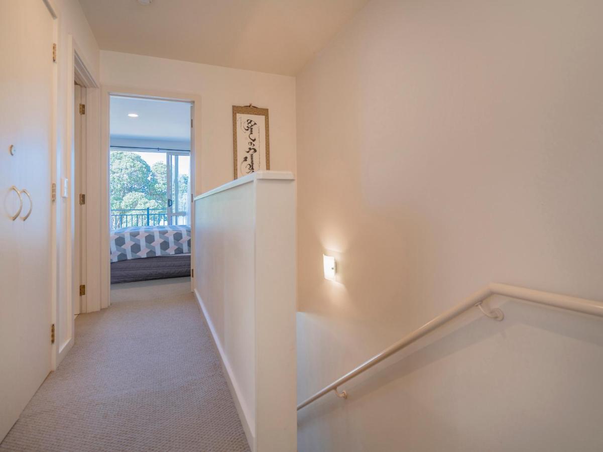 Tairua Waterfront Retreat - Tairua Apartment ภายนอก รูปภาพ