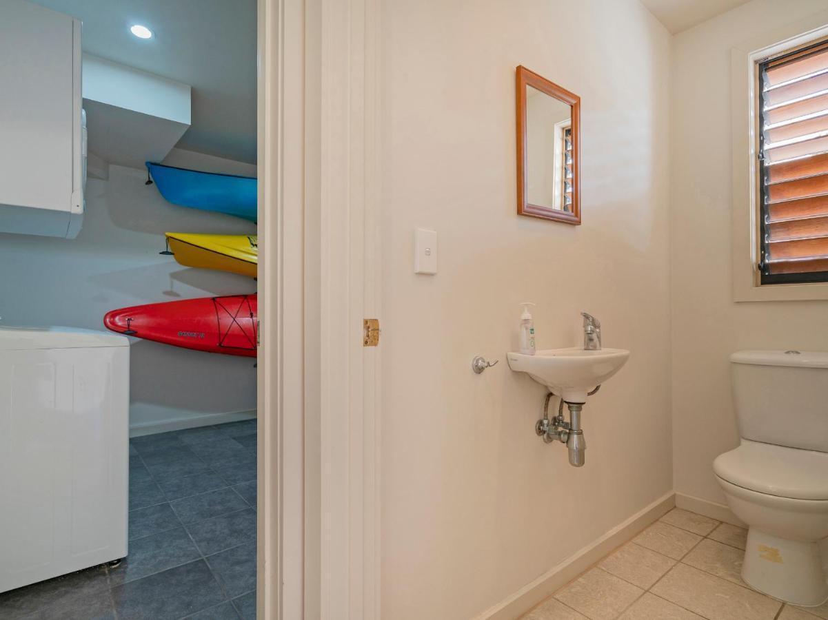Tairua Waterfront Retreat - Tairua Apartment ภายนอก รูปภาพ