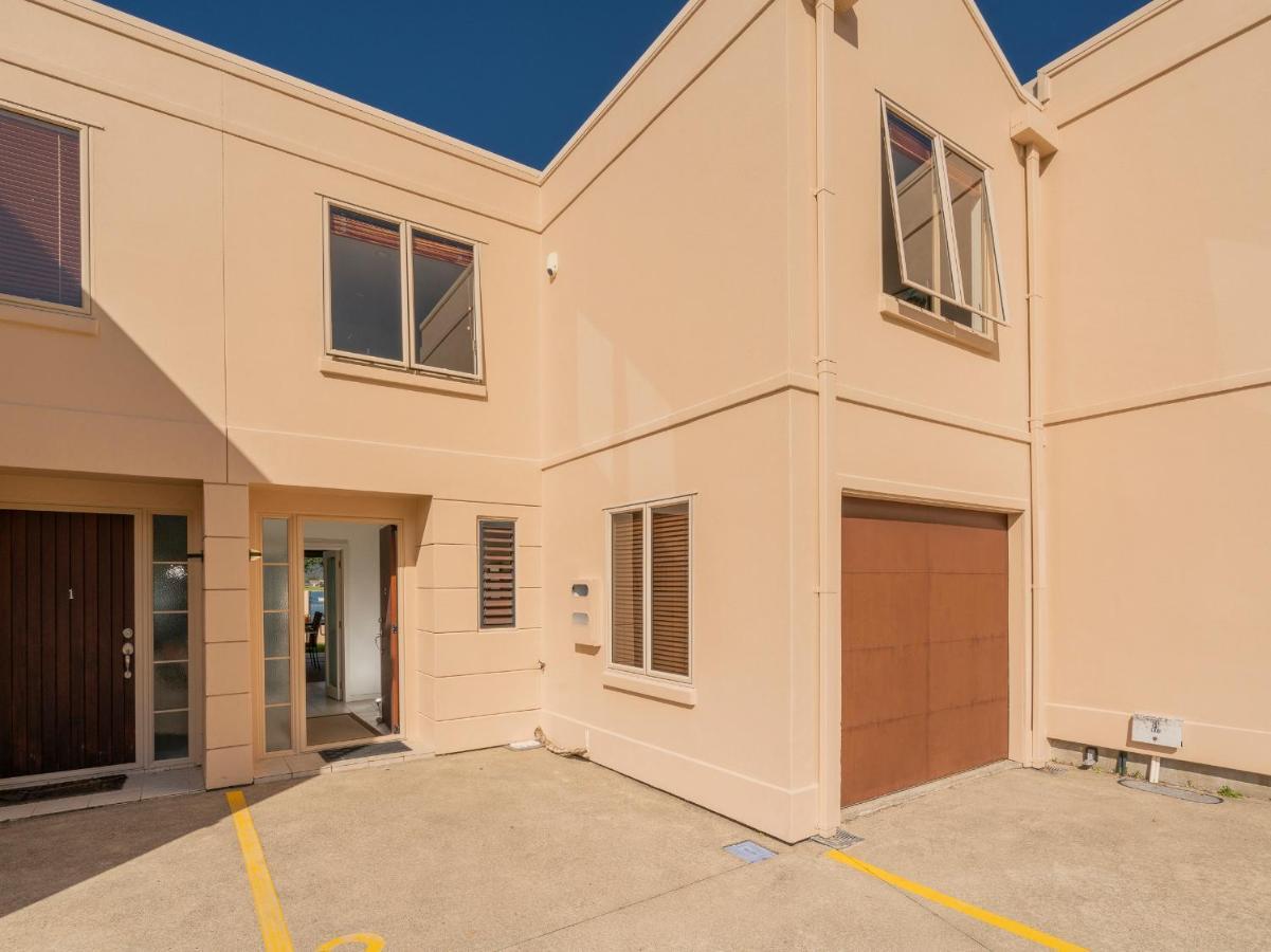 Tairua Waterfront Retreat - Tairua Apartment ภายนอก รูปภาพ